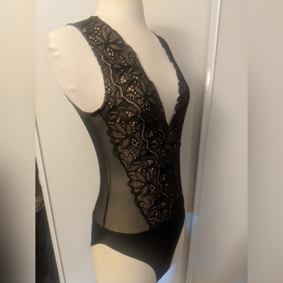 Gorgeous bodysuit - Picture 2 of 5